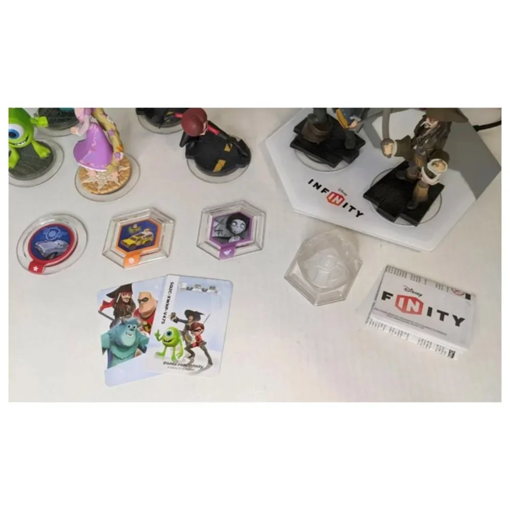 DISNEY INFINITY Game Portal Figures Lot XBOX 360 Pirates Marvel Monster Rapunzel